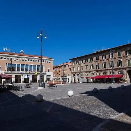 Ducale In Piazza Del Popolo A Appartamento Pesaro
