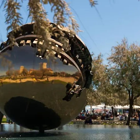 Ducale In Piazza Del Popolo A *