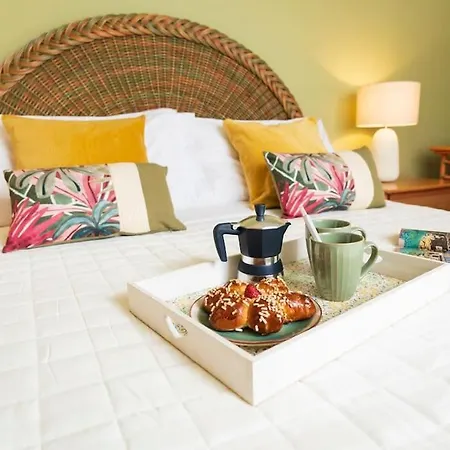 Ducale In Piazza Del Popolo A *