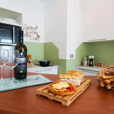 Ducale In Piazza Del Popolo A Pesaro