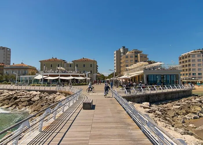 Ducale In Piazza Del Popolo A